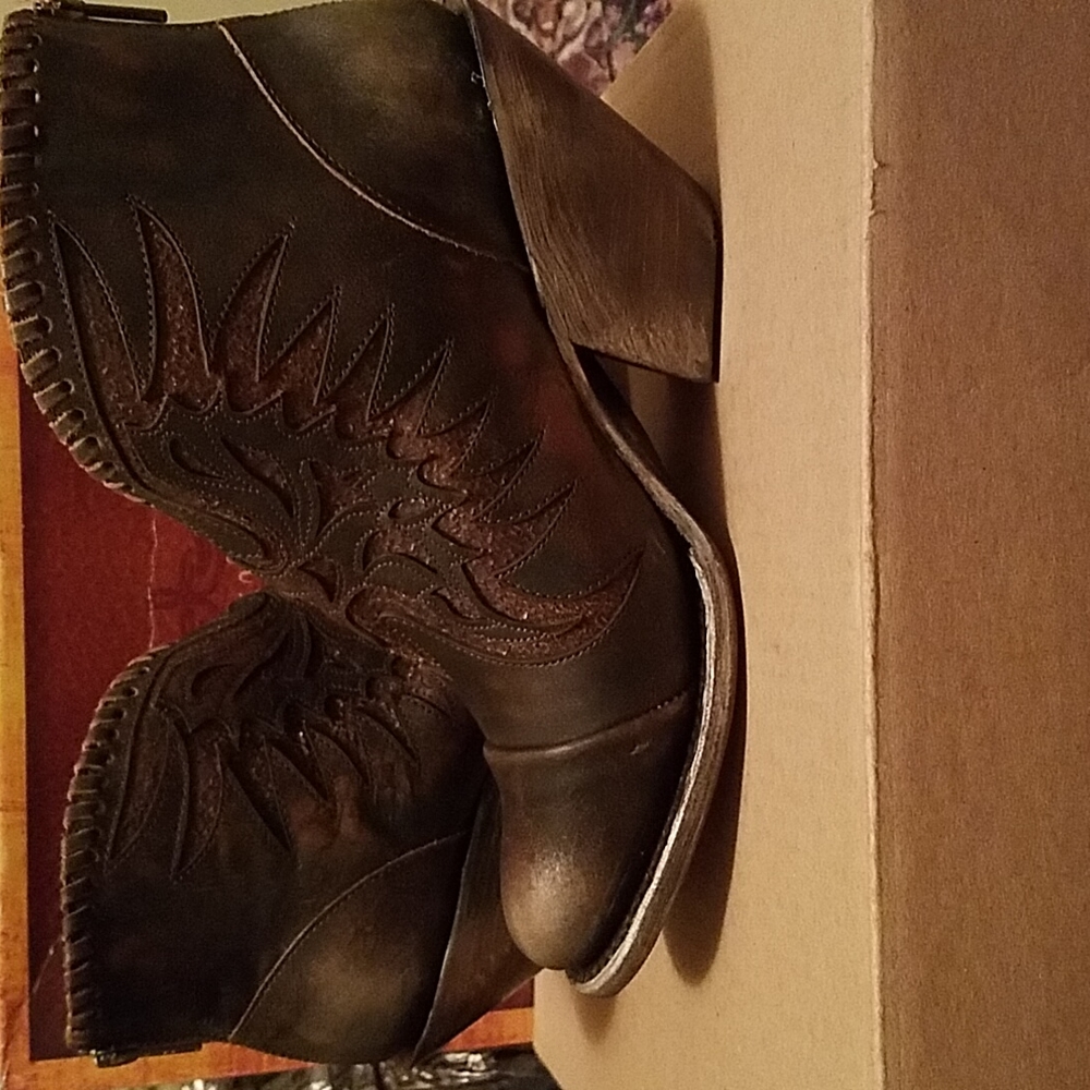 Womens Corral Glitter Ankle Boot